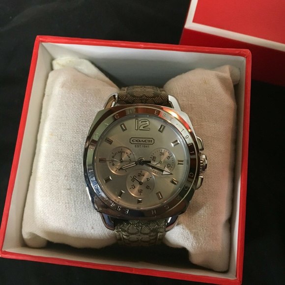Coach Boyfriend Wrist Watch for Women SILVER TONE/ W COACH LOGO - Picture 1 of 6